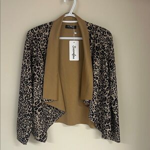 Chic Leopard Print Blazer with Tan Accents